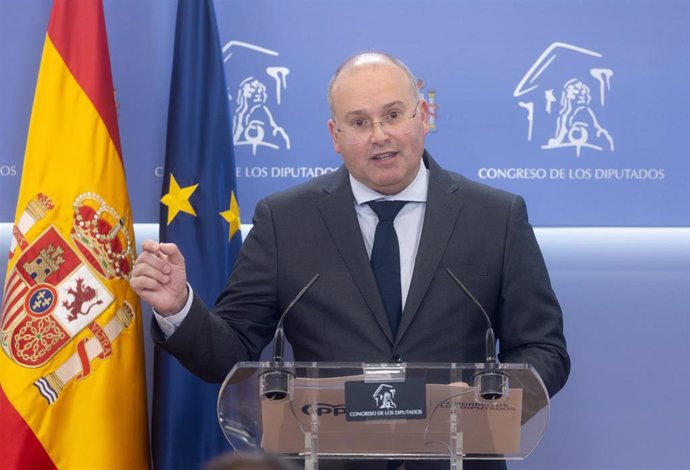 El portavoz del PP en el Congreso, Miguel Tellado, durante una rueda de prensa anterior, a la Junta de Portavoces, 