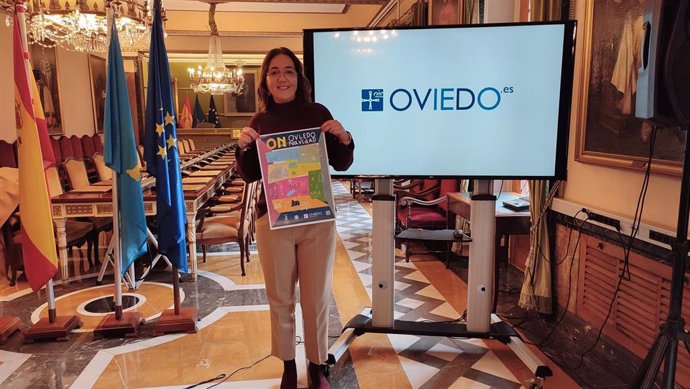 La concejala de Festejos, Covadonga Díaz, presenta la programación navideña de Oviedo.