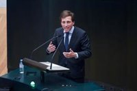 Almeida entiende a Lobato y critica que PSOE "premie a los que cometen delitos" y castigue a los que evitan su comisión