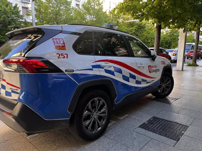 Archivo - Vehículo de Policía Local, en Zaragoza.