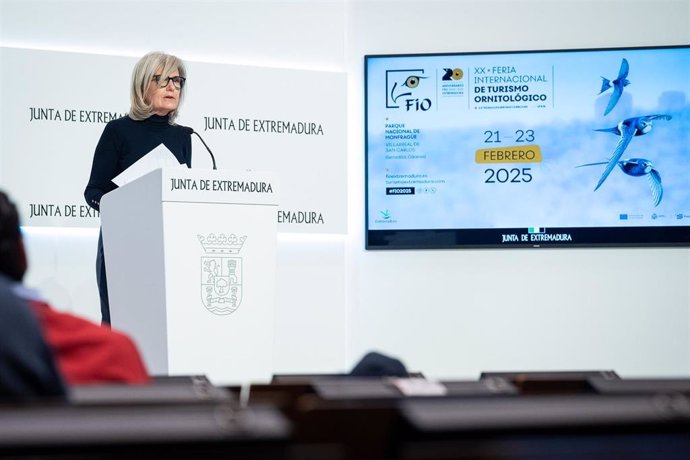 La consejera de Cultura, Turismo, Jóvenes y Deporte, presenta el cartel de FIO 2025.