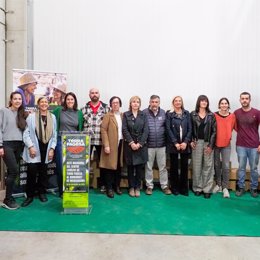 Los participantes del acto: Sergi Claramunt, Raquel Gil, Cristina Massot, Joan Caball, Lídia Redón y Olga Serra; acompañados por el equipo técnico de Terra Pagesa.