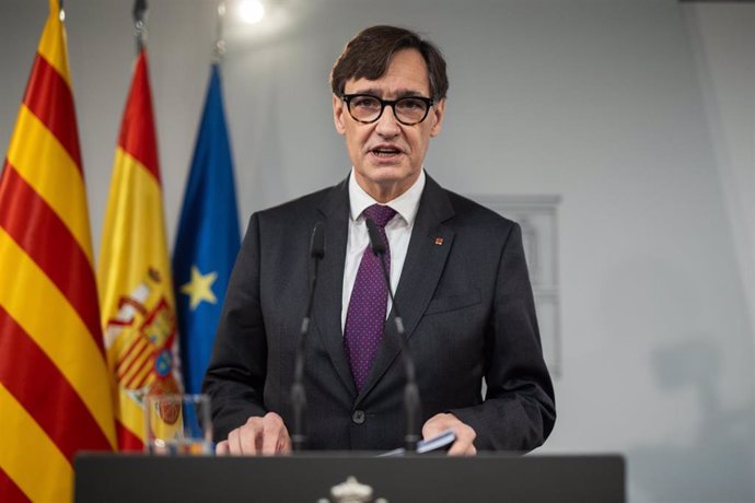 El presidente de la Generalitat de Catalunya, Salvador Illa, ofrece una rueda de prensa tras su reunión con el presidente del Gobierno, Pedro Sánchez, en el Palacio de La Moncloa, a 22 de noviembre de 2024, en Madrid (España). Sánchez cierra hoy su ronda 