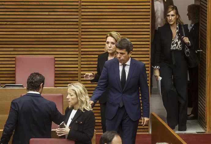 El 'president' de la Generalitat, Carlos Mazón, durante una sesión plenaria en Les Corts, en una imagen de archivo