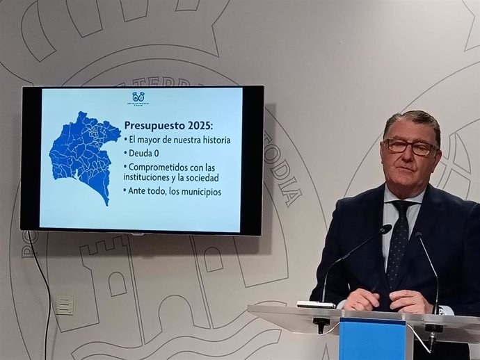 El vicepresidente de Economía y Hacienda de la Diputación de Huelva, José Manuel Zamora, en la presentación de los presupuestos de la institución provincial para 2025.