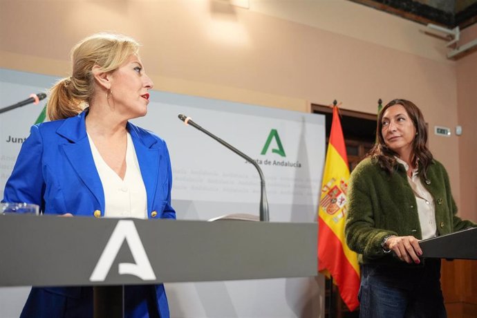 Rueda de prensa posterior al Consejo de Gobierno con la portavoz y consejera de Economía y Hacienda de la Junta, Carolina España, y la consejera de Inclusión Social, Juventud, Familias e Igualdad, Loles López.