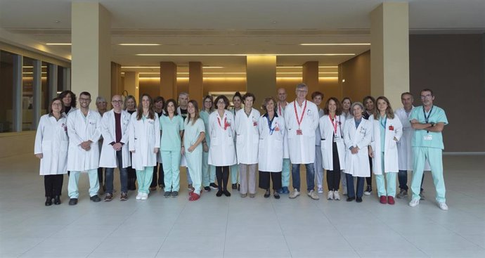 Representantes de Digestivo del HUN (medicina, enfermería y admisión), junto con la Dirección del centro y miembros del Servicio de Apoyo a la Gestión.