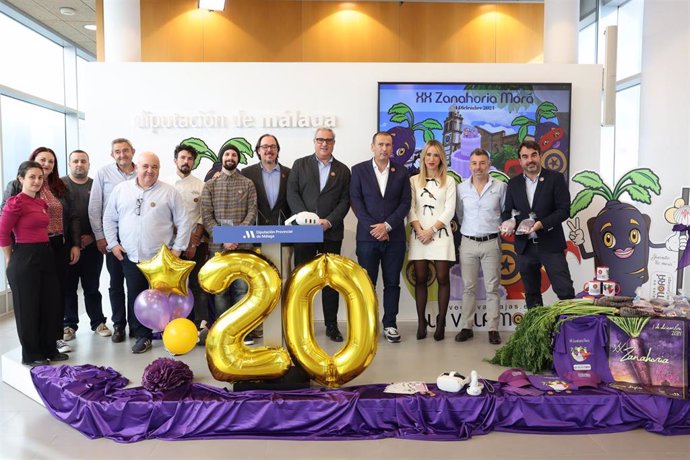 El diputado provincial Juan Rosas, junto con el alcalde de Cuevas Bajas, Manuel Lara, han sido los encargados de presentar el amplio programa de actividades de una jornada que espera recibir a más de 7.000 visitantes, multiplicando por cinco su población