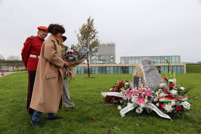 La Ertzaintza homenajea a Joseba Goikoetxea Asla, asesinado por ETA en 1993, en Erandio (Bizkaia)