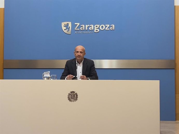 Archivo - El consejero municipal de Economía del Ayuntamiento de Zaragoza, Carlos Gimeno