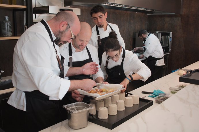 Archivo - El chef daimieleño Rubén Sánchez se prepara para abrir el Restaurante Epílogo en Tomelloso, con el que aspira a conseguir Estrella Michelin