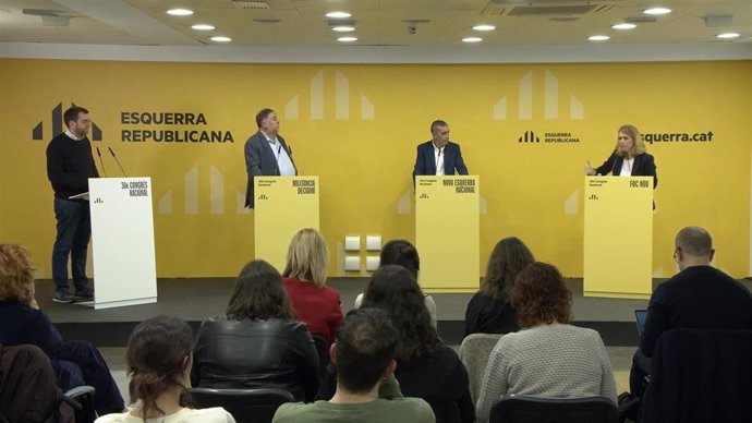 Debate de candidatos a presidir ERC en el el 30 Congrés Nacional: Oriol Junqueras (Militància Decidim), Xavier Godàs (Nova Esquerra Nacional) y Helena Solà (Foc Nou), moderados por Oriol Duran en ERC en Barcelona (Catalunya, España) 26 de noviembre 2024