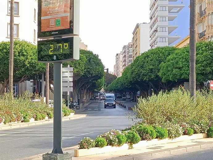 Paseo de Almería visto desde la Plaza Circular.