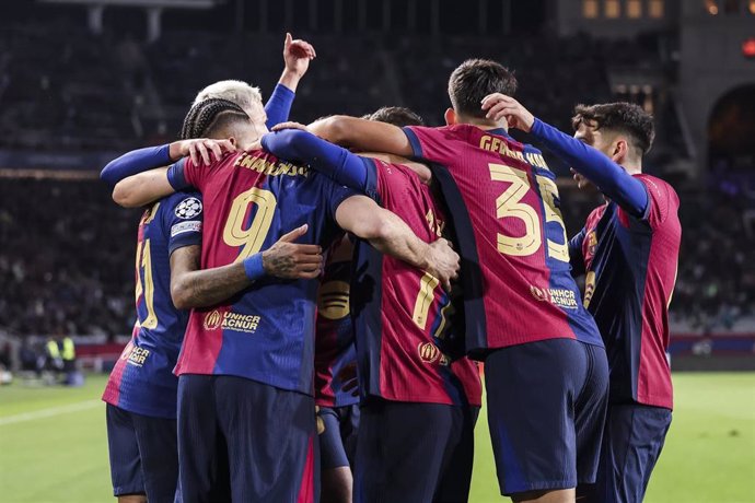 Robert Lewandowski of FC Barcelona celebrates a goal with his teammates during the UEFA Champions League 2024/25 League Phase MD5, match between FC Barcelona and Stade Brestois 29 at Estadi Olimpic Lluis Companys on November 26, 2024 in Barcelona, Spain.