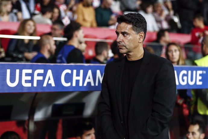 Archivo - Miguel Angel "Michel" Sanchez, head coach of Girona FC, looks on during the UEFA Champions League 2024/25 League Phase MD3 match between Girona FC and SK Slovan Bratislava at Montilivi stadium on October 22, 2024 in Girona, Spain.