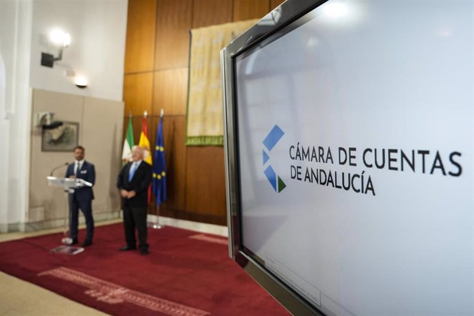 Presentación del nuevo logotipo de la Cámara de Cuentas de Andalucía. (Foto de archivo).