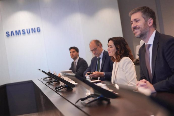 La presidenta de la Comunidad, Isabel Díaz Ayuso, expone a Samsung las ventajas competitivas de la Comunidad como destino estratégico de inversiónen el sur de Europa.