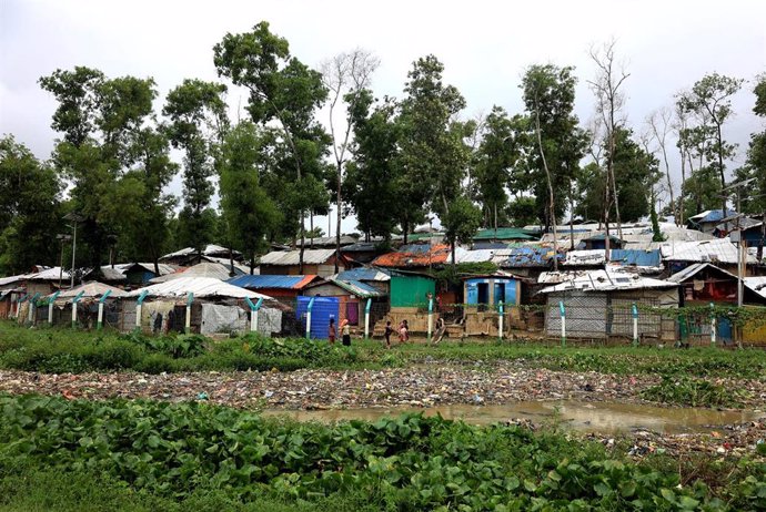 Archivo - Campamento de refugiados rohingyas en Bangladesh