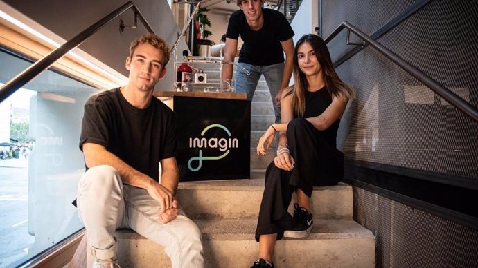 Anna Martín, Marcel Rovira y Lucas Vicen, emprendedores del proyecto ATOM.