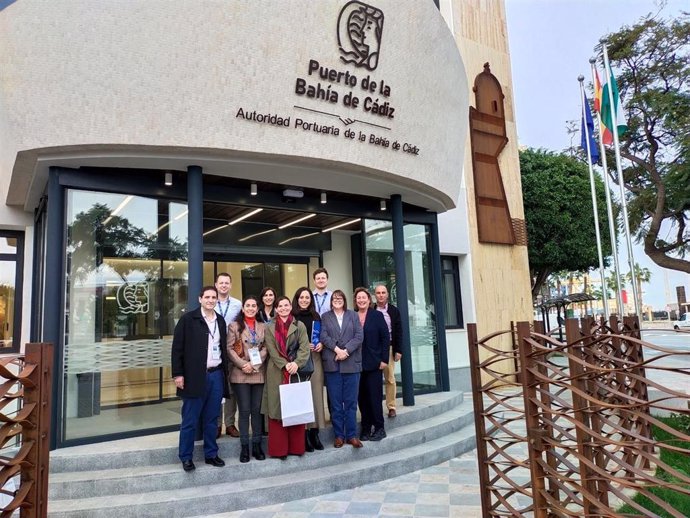 Representantes de una delegación británica en un evento en el Puerto de Cádiz organizado por Andalucia Trade