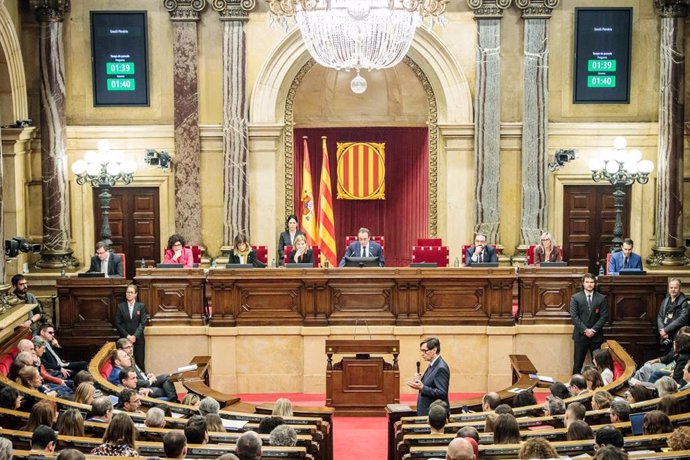 El Pleno del Parlament lee una declaración con motivo del Día Mundial de la Infancia