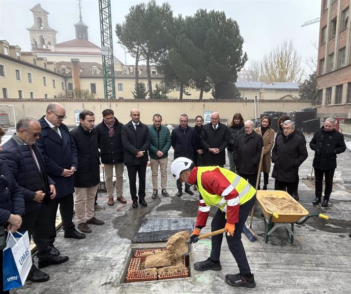 Colocación de la 'primera piedra' del nuevo colegio de educación especial de la Obra Social del Santuario en Valladolid.