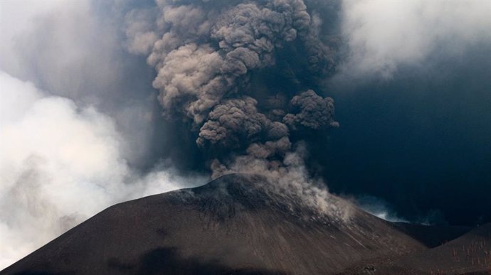 Erupción volcánica