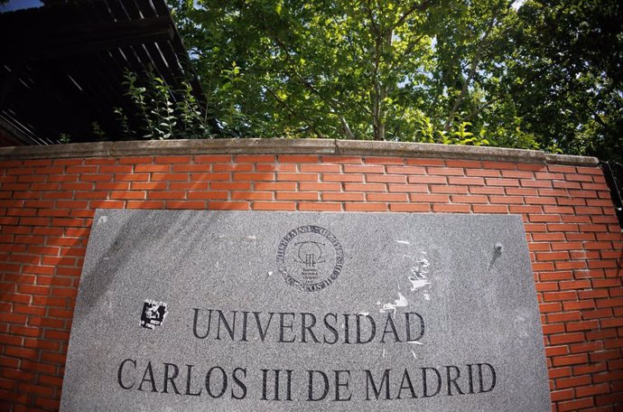 Archivo - Entrada a la facultad de Ciencias de Comunicación de la Universidad Carlos III, en el inicio del curso universitario, a 7 de septiembre de 2023, en Getafe, Madrid (España). 