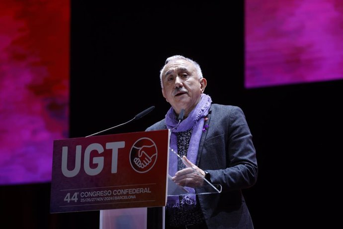 El secretario general de UGT, Pepe Álvarez, interviene durante el 44 Congreso Confederal de UGT, en el Auditorio del Centro de Convenciones Internacionales de Barcelona, a 25 de noviembre de 2024, en Barcelona, Catalunya (España). 