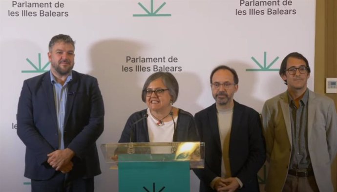 Los portavoces de PSIB, MÉS per Mallorca, Més per Menorca y Unidas Podemos, Iago Negueruela, Lluís Apesteguia, Josep Castells y Cristina Gómez, respectivamente.