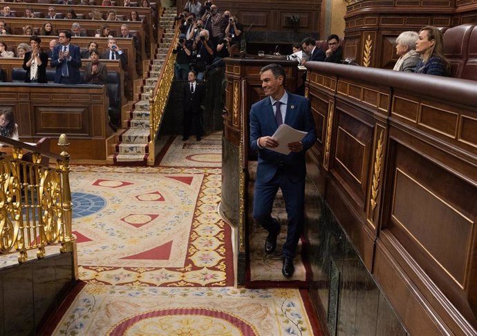 El presidente del Gobierno, Pedro Sánchez, tras intervenir durante una sesión plenaria, en el Congreso de los Diputados, a 27 de noviembre de 2024, en Madrid (España).