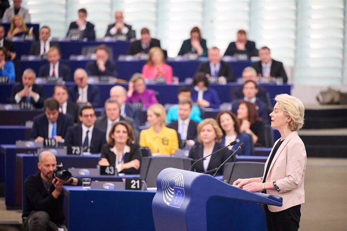 La presidenta de la Comisión Europea, Ursula Von Der Leyen, durante la presentación de su equipo ante la Eurocámara, a 27 de noviembre de 2024, en Bruselas (Bélgica).