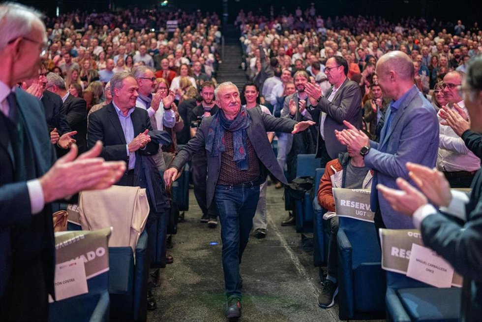 El secretario general de UGT, Pepe Álvarez, a su llegada a la clausura del Congreso Confederal de UGT, a 27 de noviembre de 2024, en Barcelona, Cataluña (España). El congreso ha abordado la reducción de la jornada laboral y el acceso a la vivienda, entr