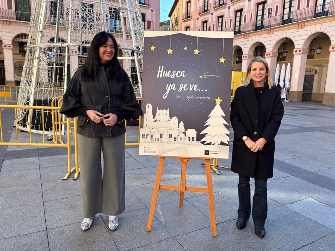 La alcaldesa de Huesca, Lorena Orduna, y la concejal de Fiestas, Nuria Mur.