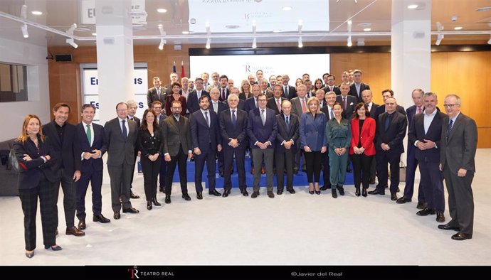 Los ejes centrales de la reunión han sido el plan de Sostenibilidad del Teatro Real así como la internacionalización de su actividad y su compromiso con la sociedad civil.