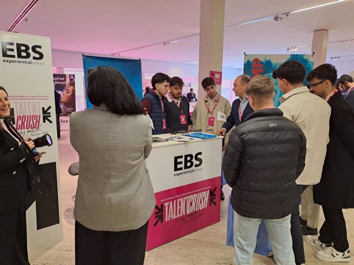 Más de 500 estudiantes participan en Cáceres en la Feria de Empleo y Emprendimiento