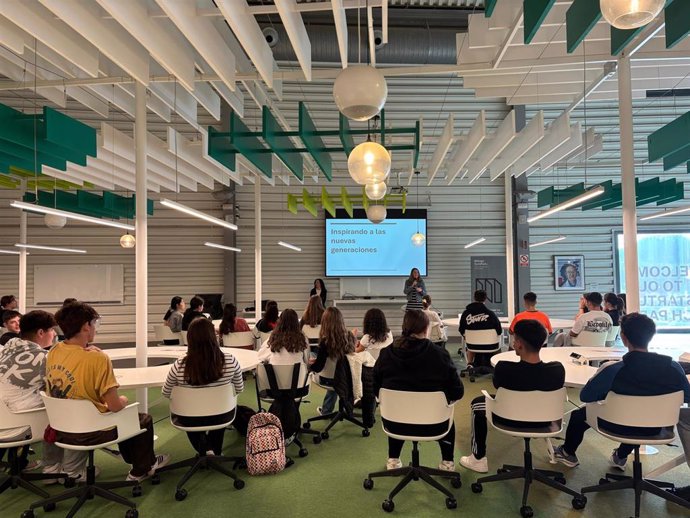 Málaga TechPark participa en la séptima edición del programa Ciencia y Tecnología en Femenino, una iniciativa cuyo objetivo es fomentar las vocaciones científicas y tecnológicas en el alumnado femenino.