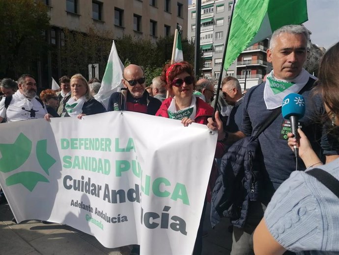 El portavoz provincial de Adelante en Granada, Ángel García, en una manifestación