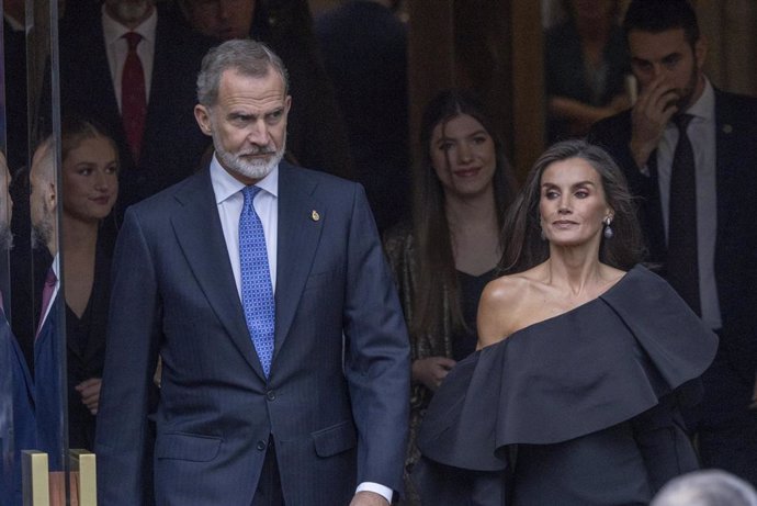 Archivo - El Rey Felipe VI y la Reina Letizia