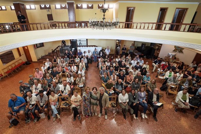 Foto de familia del II Foro Insular de Mayores de Gran Canaria