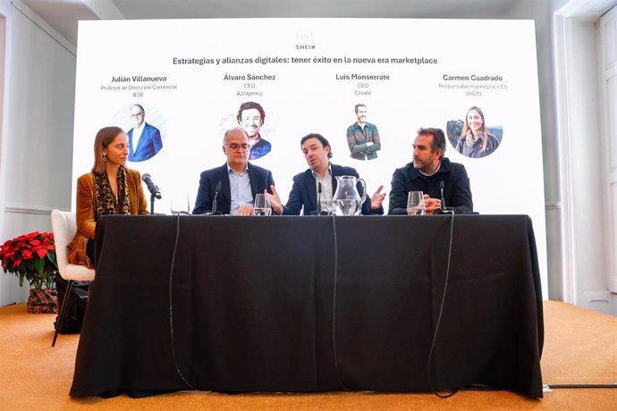 De Izquierda A Derecha: Carmen Cuadrado, Responsable Marketplace España De Shein, Julián Villanueva, Profesor De Dirección Comercial En IESE, Álvaro Sánchez, CEO De Azzgency Y Luis Monserrate, CEO De Create