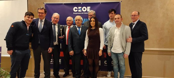 Imagen de los premiados del IX Premio Trayectoria Empresarial de CEOE