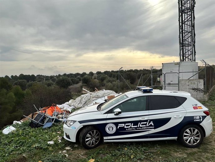 Investigan un nuevo vertido ilegal cerca del cementerio municipal de Valdemoro