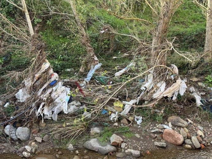 La campaña busca eliminar la basura de los ríos