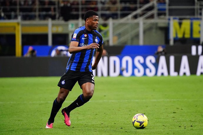 Archivo - Denzel Dumfries (FC Inter) during the Italian Cup, Coppa Italia, semi-finals, 2nd leg football match between FC Internazionale and Juventus FC on April 26, 2023 at Giuseppe Meazza stadium in Milan, Italy - Photo Morgese-Rossini / DPPI