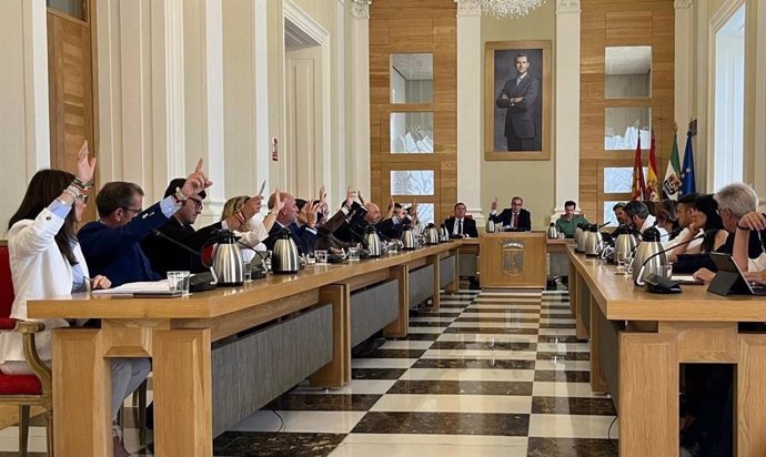 Pleno del Ayuntamiento de Cáceres en una foto de archivo