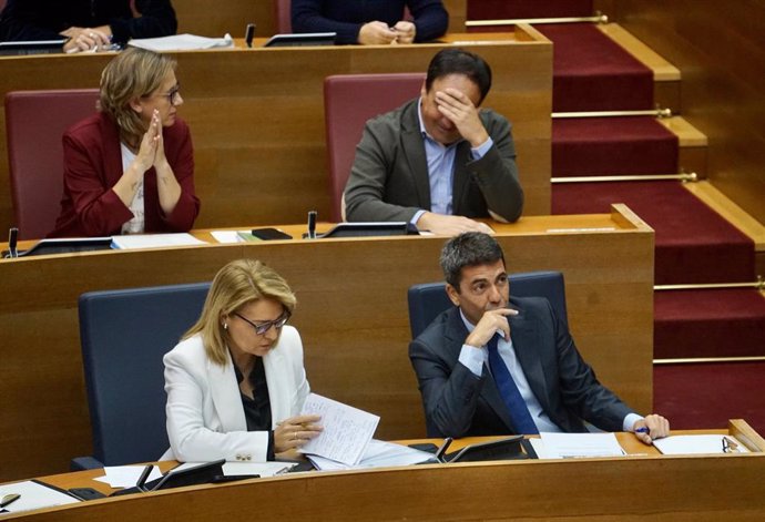 El 'president' Carlos Mazón en el pleno de Les Corts