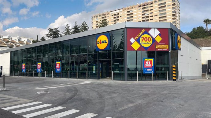 Nueva tienda Lidl en la zona de Torrequebrada, en Benalmádena, que abre sus puertas este viernes 29 de noviembre.