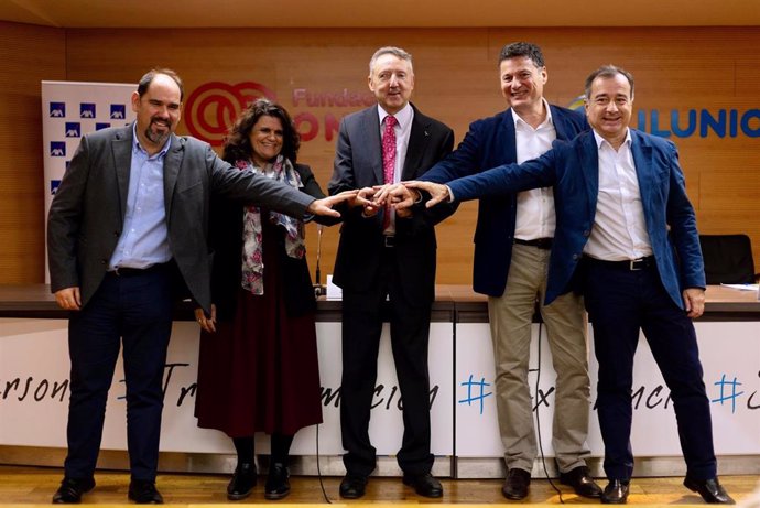 La Fundación ONCE y la Fundación AXA presentan el estudio 'Barómetro de la Soledad no Deseada en Andalucía 2024'.