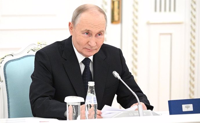 HANDOUT - 27 November 2024, Kazakhstan, Astana: Russian President Vladimir Putin looks on as he attends a meeting with President of Kazakhstan Kassym-Jomart Tokayev. Photo: Ramil Sitdikov/Kremlin/dpa - ATTENTION: editorial use only and only if the credit 